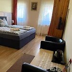 Luggwirt 3*